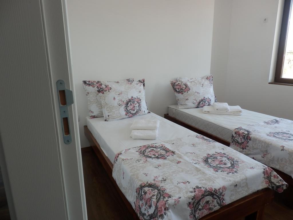 Aleksandrovo Apartments Buitenkant foto