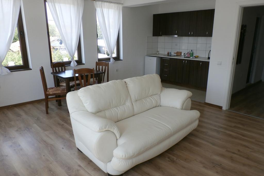 Aleksandrovo Apartments Buitenkant foto